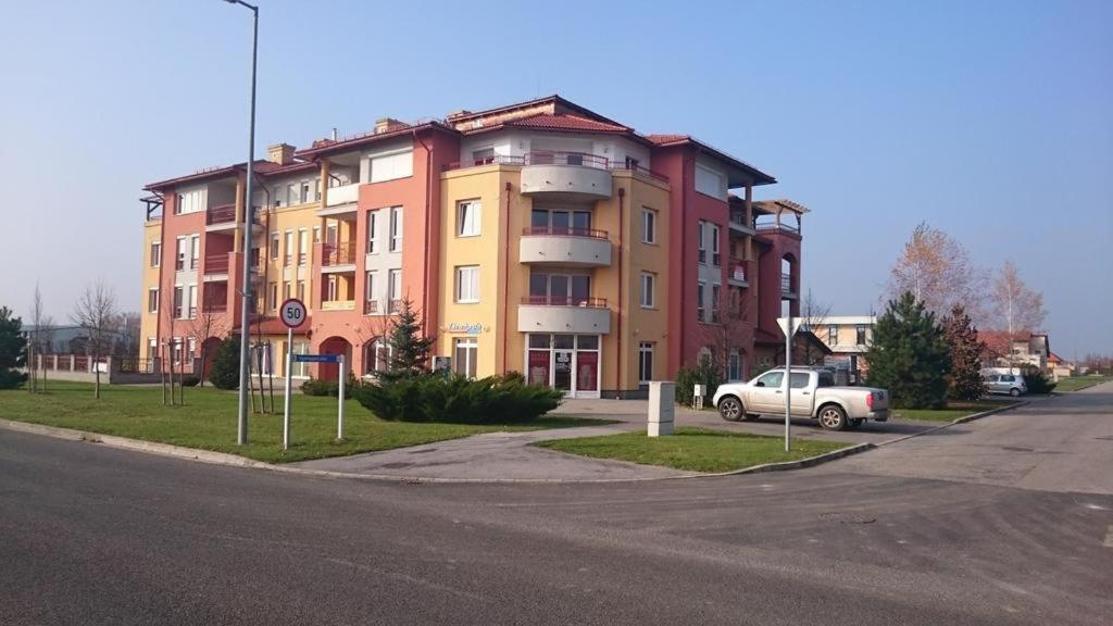 Europa 20 Apartman Buk Exterior photo